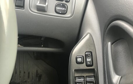 Toyota Vitz, 2001 год, 315 000 рублей, 9 фотография