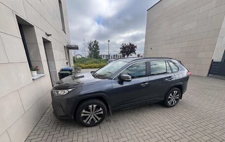 Toyota RAV4, 2021 год, 2 375 000 рублей, 9 фотография