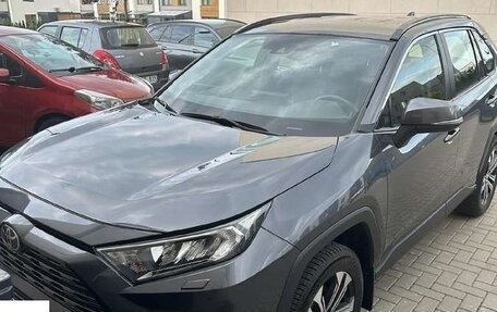 Toyota RAV4, 2021 год, 2 375 000 рублей, 3 фотография