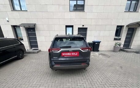 Toyota RAV4, 2021 год, 2 375 000 рублей, 10 фотография