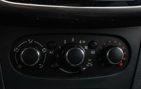 Renault Logan II, 2014 год, 589 000 рублей, 20 фотография