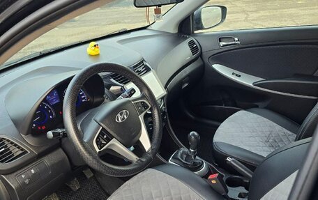 Hyundai Solaris II рестайлинг, 2013 год, 720 000 рублей, 12 фотография