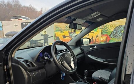 Hyundai Solaris II рестайлинг, 2013 год, 720 000 рублей, 11 фотография