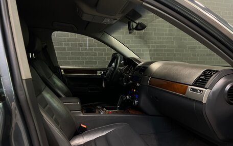 Volkswagen Touareg III, 2007 год, 1 100 000 рублей, 10 фотография