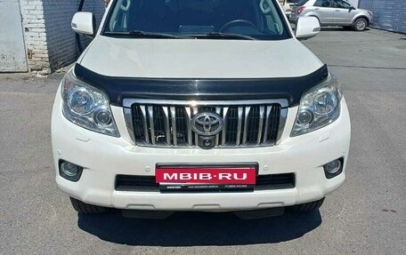 Toyota Land Cruiser Prado 150 рестайлинг 2, 2010 год, 3 000 000 рублей, 1 фотография