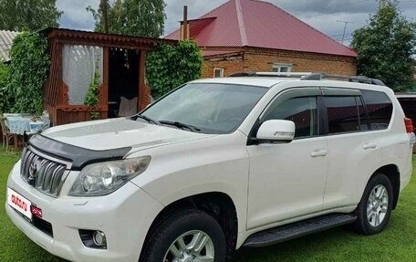 Toyota Land Cruiser Prado 150 рестайлинг 2, 2010 год, 3 000 000 рублей, 13 фотография