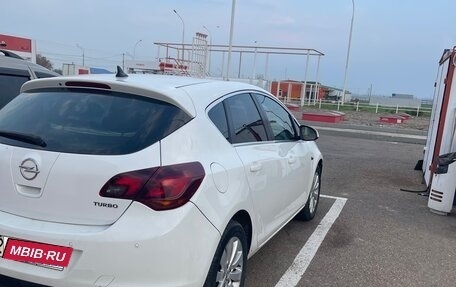Opel Astra J, 2011 год, 750 000 рублей, 3 фотография