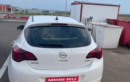 Opel Astra J, 2011 год, 750 000 рублей, 2 фотография