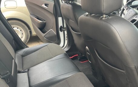 Opel Astra J, 2011 год, 750 000 рублей, 8 фотография