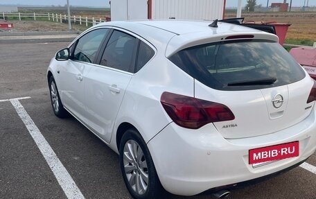 Opel Astra J, 2011 год, 750 000 рублей, 4 фотография