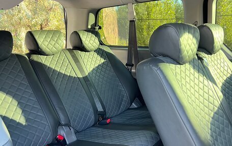 Hyundai H-1 II рестайлинг, 2012 год, 1 600 000 рублей, 12 фотография