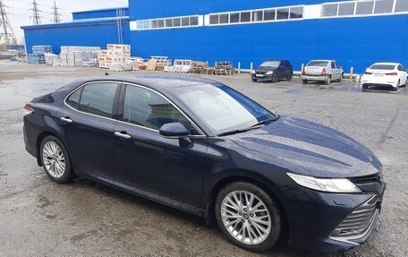 Toyota Camry, 2018 год, 2 800 000 рублей, 4 фотография