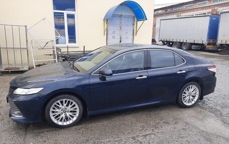 Toyota Camry, 2018 год, 2 800 000 рублей, 2 фотография