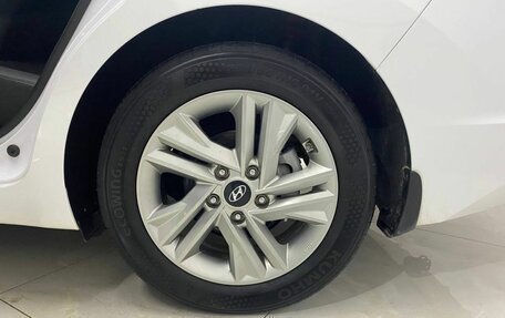 Hyundai Elantra VI рестайлинг, 2020 год, 1 820 000 рублей, 16 фотография