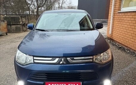 Mitsubishi Outlander III рестайлинг 3, 2013 год, 1 550 000 рублей, 1 фотография