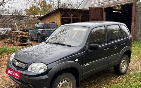 Chevrolet Niva I рестайлинг, 2012 год, 580 000 рублей, 2 фотография