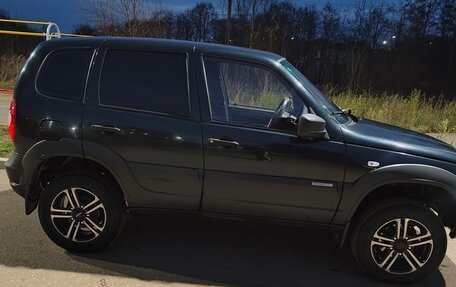 Chevrolet Niva I рестайлинг, 2013 год, 550 000 рублей, 3 фотография