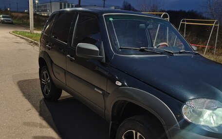 Chevrolet Niva I рестайлинг, 2013 год, 550 000 рублей, 2 фотография