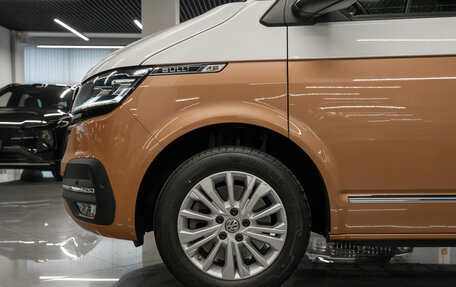 Volkswagen Multivan T6 рестайлинг, 2019 год, 6 000 000 рублей, 25 фотография