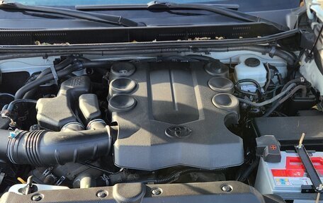 Toyota Land Cruiser Prado 150 рестайлинг 2, 2013 год, 3 699 000 рублей, 8 фотография