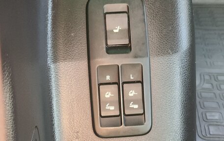 Toyota Land Cruiser Prado 150 рестайлинг 2, 2013 год, 3 699 000 рублей, 10 фотография