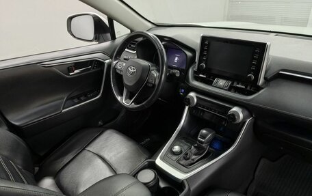 Toyota RAV4, 2021 год, 2 805 000 рублей, 11 фотография