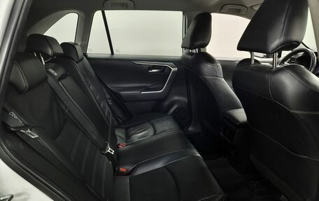 Toyota RAV4, 2021 год, 2 805 000 рублей, 12 фотография