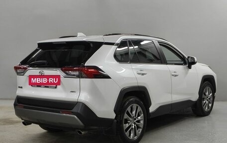 Toyota RAV4, 2021 год, 2 805 000 рублей, 5 фотография
