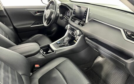 Toyota RAV4, 2020 год, 3 090 000 рублей, 13 фотография