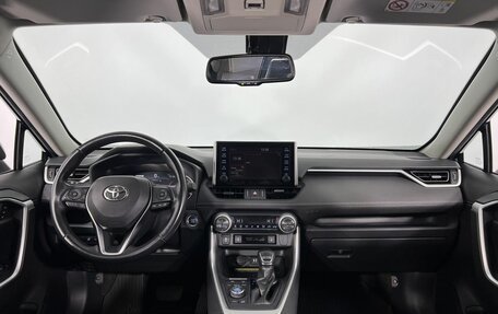 Toyota RAV4, 2020 год, 3 090 000 рублей, 15 фотография