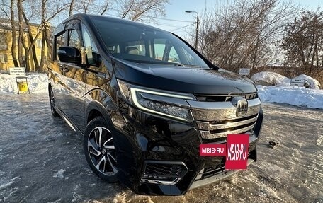 Honda Stepwgn IV, 2020 год, 2 830 000 рублей, 2 фотография