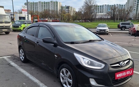 Hyundai Solaris II рестайлинг, 2013 год, 850 000 рублей, 3 фотография