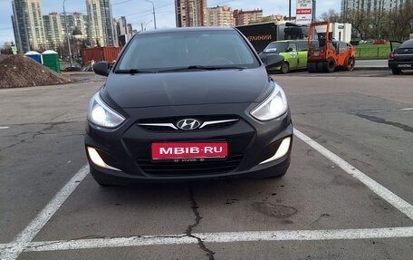 Hyundai Solaris II рестайлинг, 2013 год, 850 000 рублей, 2 фотография