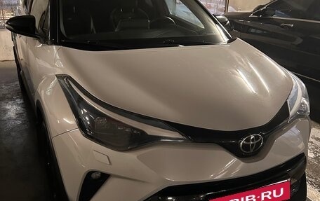Toyota C-HR I рестайлинг, 2021 год, 2 900 000 рублей, 2 фотография