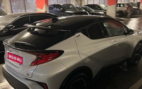 Toyota C-HR I рестайлинг, 2021 год, 2 900 000 рублей, 3 фотография