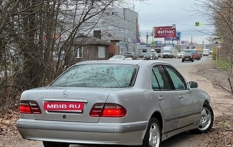 Mercedes-Benz E-Класс, 2000 год, 525 000 рублей, 3 фотография
