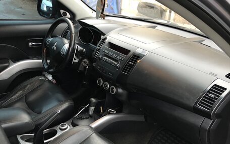Mitsubishi Outlander III рестайлинг 3, 2008 год, 940 000 рублей, 15 фотография