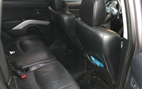 Mitsubishi Outlander III рестайлинг 3, 2008 год, 940 000 рублей, 16 фотография