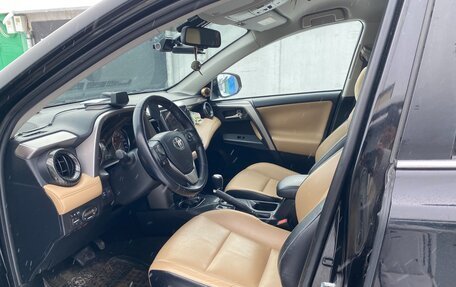 Toyota RAV4, 2019 год, 3 150 000 рублей, 10 фотография