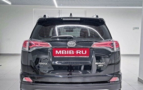Toyota RAV4, 2018 год, 2 154 000 рублей, 10 фотография