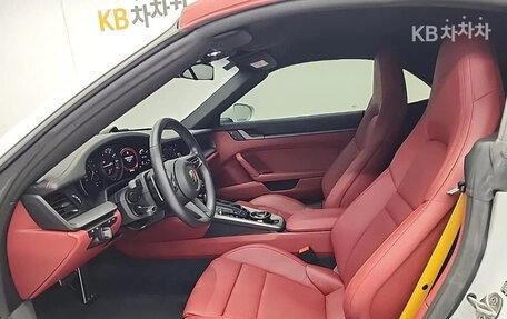 Porsche 911, 2023 год, 15 000 000 рублей, 10 фотография