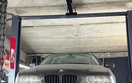 BMW 5 серия, 2002 год, 750 000 рублей, 1 фотография