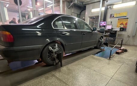 BMW 5 серия, 2002 год, 750 000 рублей, 3 фотография