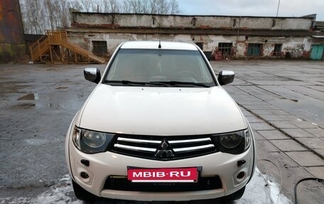 Mitsubishi L200 IV рестайлинг, 2012 год, 1 640 000 рублей, 2 фотография