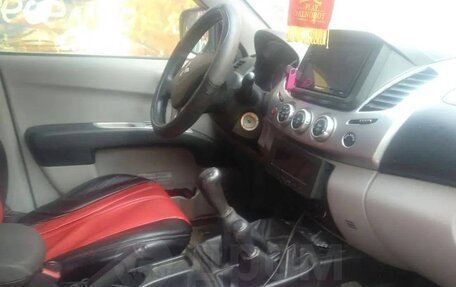 Mitsubishi L200 IV рестайлинг, 2012 год, 1 640 000 рублей, 9 фотография