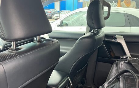 Toyota Land Cruiser Prado 150 рестайлинг 2, 2010 год, 2 800 000 рублей, 5 фотография