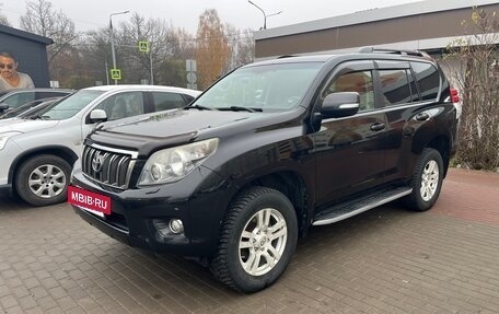 Toyota Land Cruiser Prado 150 рестайлинг 2, 2010 год, 2 800 000 рублей, 2 фотография