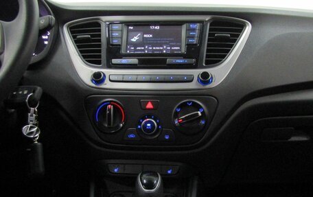 Hyundai Solaris II рестайлинг, 2018 год, 1 240 000 рублей, 15 фотография