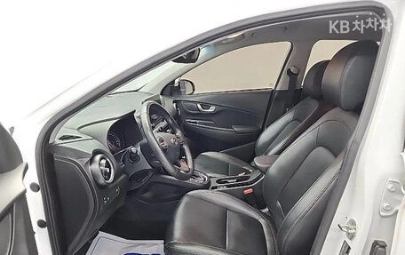 Hyundai Kona I, 2022 год, 1 800 000 рублей, 9 фотография