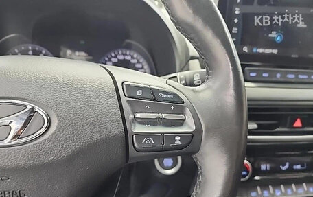 Hyundai Kona I, 2022 год, 1 800 000 рублей, 14 фотография